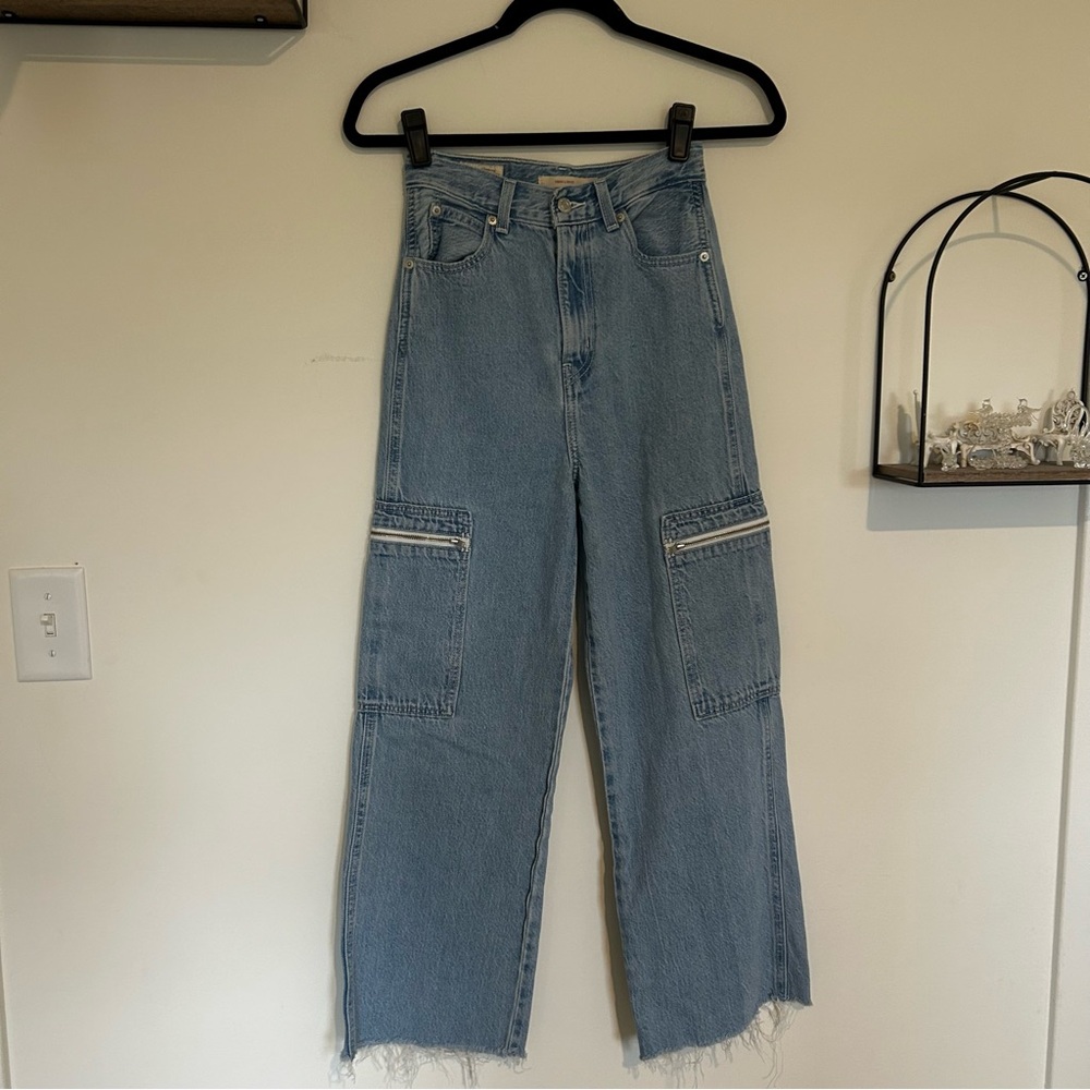 Levi’s High Loose Premium Wide Leg Cargo Utility Style Zipper Pocket Jeans‎ 23